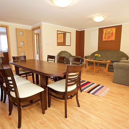Zoli Apartmanok-Brody 51-53 Hajduszoboszlo Ngoại thất bức ảnh
