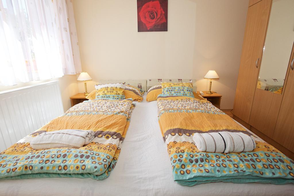 Zoli Apartmanok-Brody 51-53 Hajduszoboszlo Ngoại thất bức ảnh