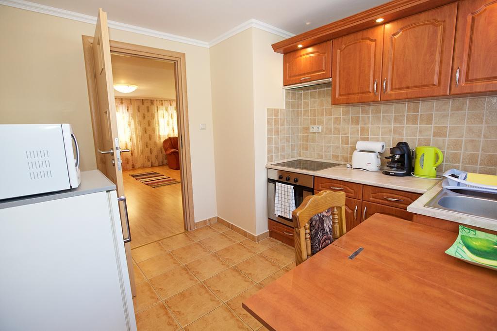 Zoli Apartmanok-Brody 51-53 Hajduszoboszlo Ngoại thất bức ảnh