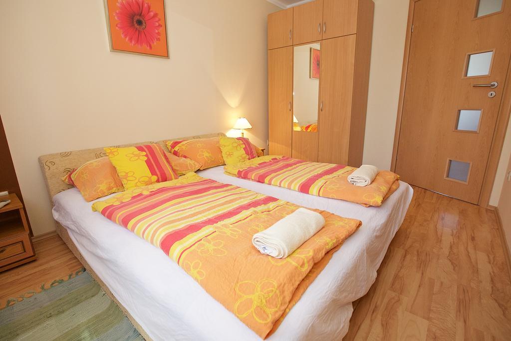 Zoli Apartmanok-Brody 51-53 Hajduszoboszlo Ngoại thất bức ảnh