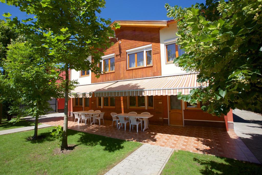 Zoli Apartmanok-Brody 51-53 Hajduszoboszlo Ngoại thất bức ảnh